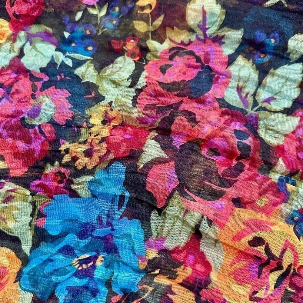 WOMENS SCARF, NWOT, LONG, FLORAL SCARF. COLORFUL RAINBOW OF COLORS.